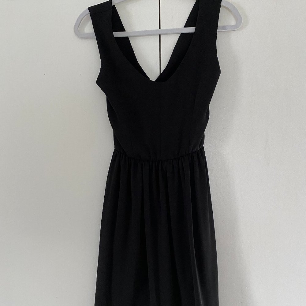 THE perfect little Black Dress